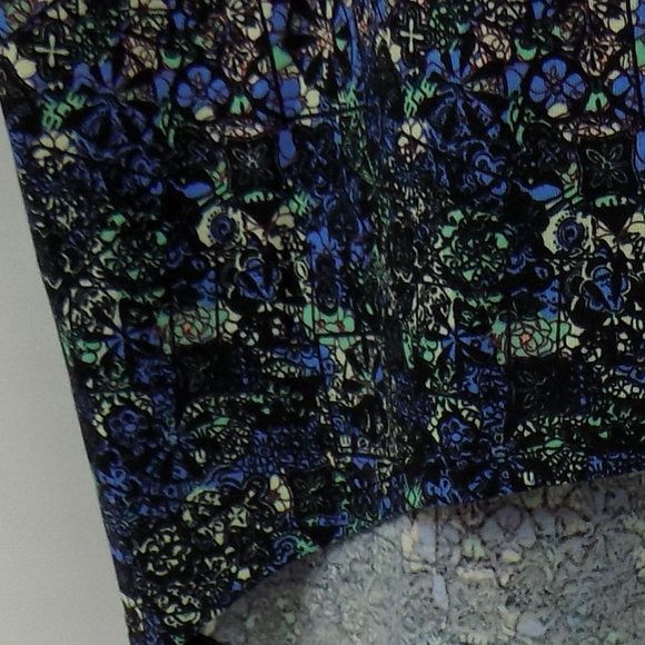 LuLaRoe Irma Womens Blouse Size XXS NWT - Picture 2 of 8